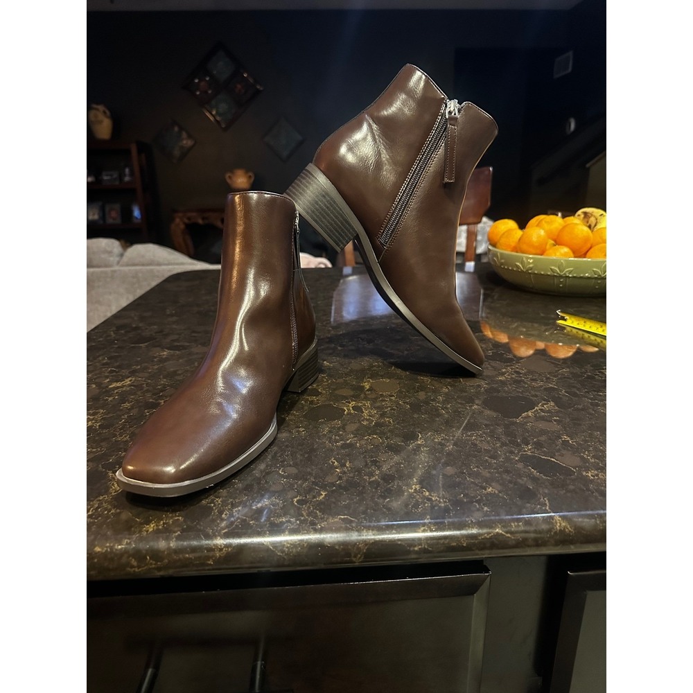 Journee Collection Womens Brown Square Toe Ankle Boots Low Block Heel Size 8.5